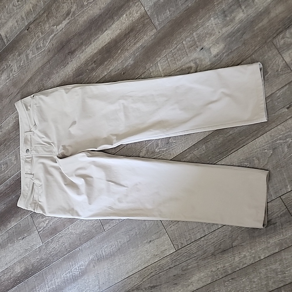 EUC lululemon ABC Pant Classic 34" Tofino Sand